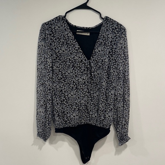 Abercrombie & Fitch Black and White Floral Bodysuit - Picture 1 of 4